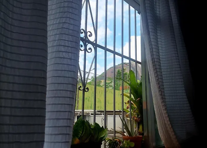 Acomodaçao tranquila e familiar no leblon